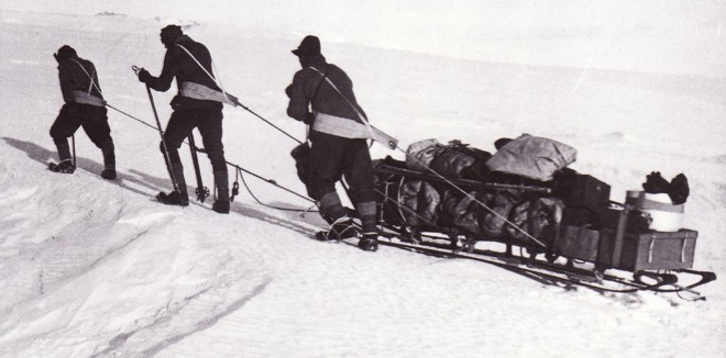 Men Hauling Supplies   Terra Nova Expedition
